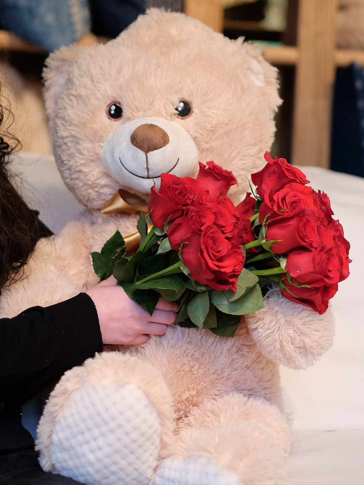 Red Roses & Teddy